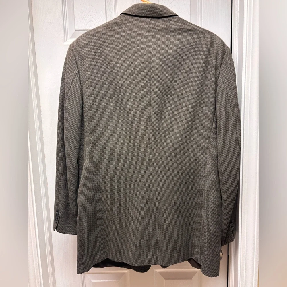Donna Karan Signature Men’s Brown Blazer – Size 42R – Made in Italy – 100% Wool